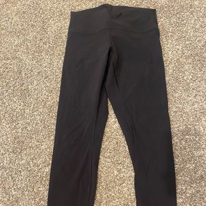 The Staple Black Lululemon Leggings!
